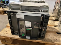 Schneider electric compact ns1600 h vermogensschakelaar - afbeelding 1 van  6