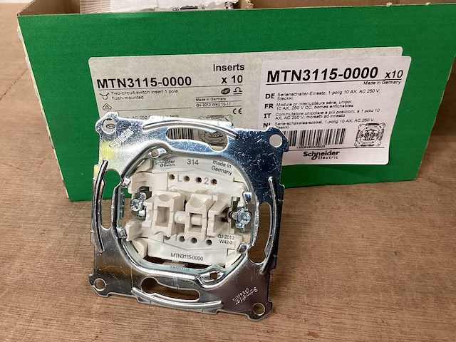 Schneider electric dubbele serieschakelaar (40x) - afbeelding 1 van  3