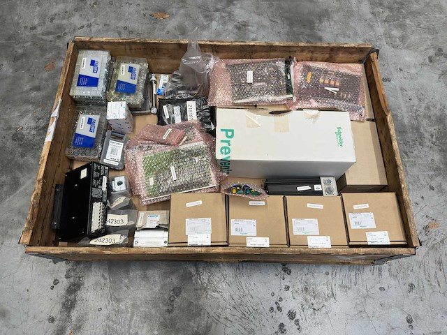 Schneider electric / festo - partij elektronica & pneumatiek - afbeelding 4 van  9