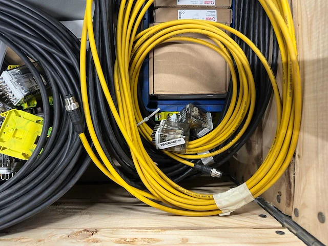 Schneider electric, lenord - partij industriële elektrische componenten, transformator, kabels en automatiseringsonderdelen - afbeelding 8 van  11