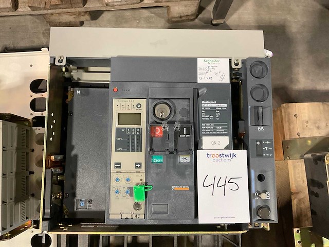 Schneider electric masterpact nw10 h1 vermogensschakelaar - afbeelding 1 van  4