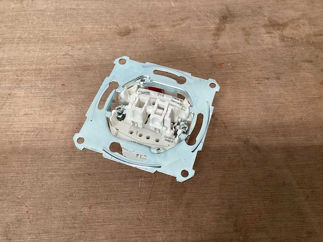 Schneider electric mtn3115 serieschakelaar inbouw (186x) - afbeelding 3 van  4