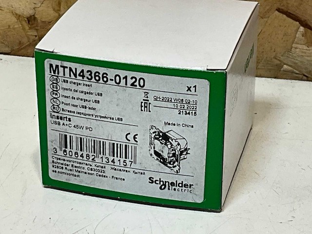 Schneider electric mtn4366-0120 usb charger 45w a+c (8x) - afbeelding 5 van  6