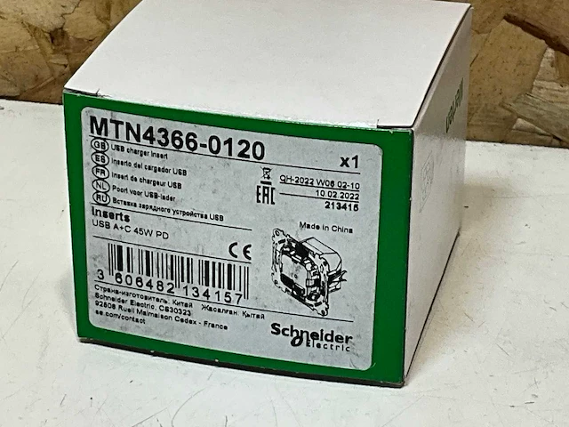 Schneider electric mtn4366-0120 usb charger 45w a+c (8x) - afbeelding 5 van  6