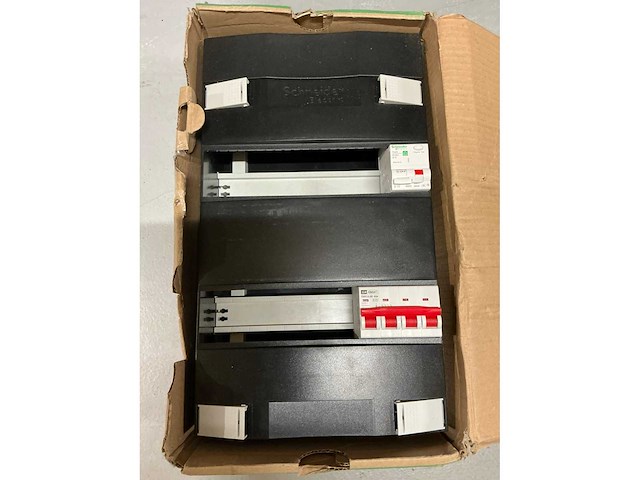 Schneider groepenkast 3-fase - afbeelding 3 van  4