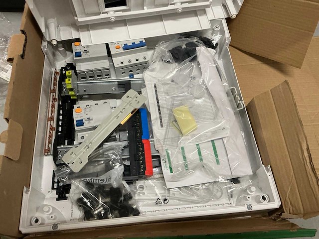 Schneider lvsxm218 groepenkast - afbeelding 4 van  4