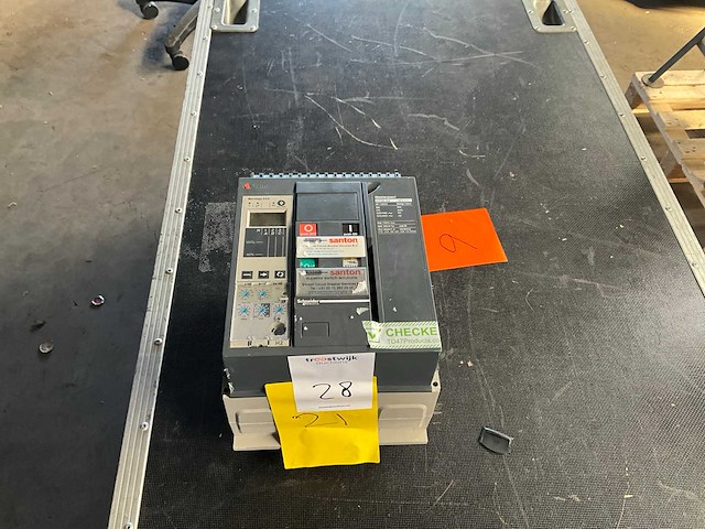 Schneider masterpact nt08 h2 800a 3 polig generator automaat - afbeelding 2 van  5