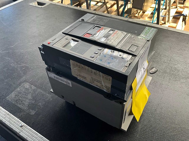 Schneider masterpact nt08 h2 800a 3 polig generator automaat - afbeelding 4 van  5