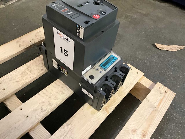Schneider nsx400 hb2 air circuit breaker - afbeelding 3 van  4