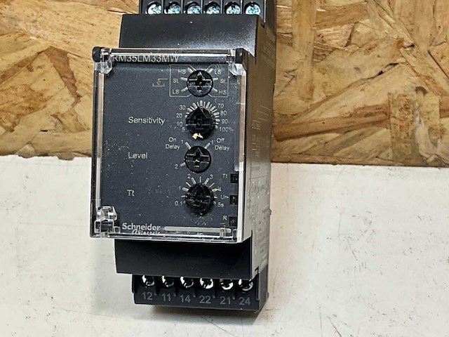 Schneider rm35-lm33mw niveau relais multifunctioneel - afbeelding 1 van  1