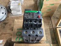 Schneider schakelmateriaal (8x) - afbeelding 2 van  3