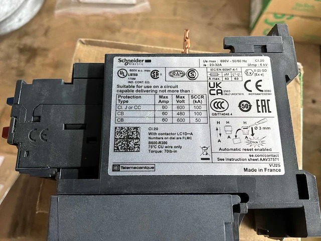 Schneider schakelmateriaal (8x) - afbeelding 3 van  3