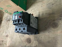 Schneider schakelmateriaal (8x)