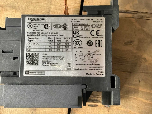 Schneider schakelmateriaal (9x) - afbeelding 2 van  4