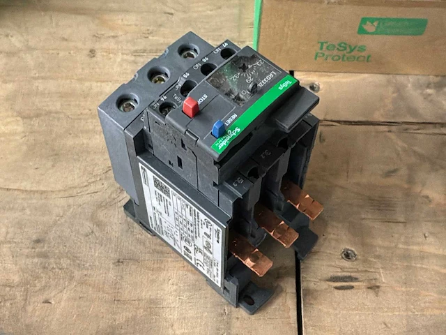 Schneider schakelmateriaal (9x) - afbeelding 3 van  4