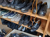 Schoenen allerlei soorten, maten kleuren - afbeelding 6 van  11
