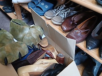Schoenen allerlei soorten, maten kleuren - afbeelding 9 van  11