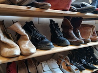 Schoenen allerlei soorten, maten kleuren - afbeelding 10 van  11