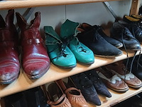 Schoenen allerlei soorten, maten kleuren - afbeelding 11 van  11