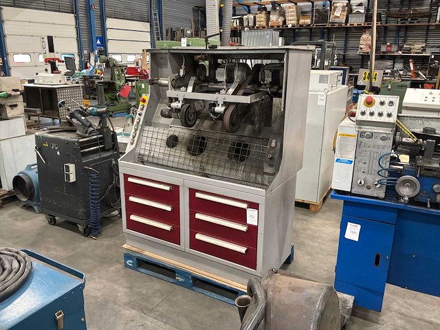 Schoenmakersmachine - afbeelding 1 van  10