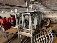 Schoolinventaris (stoelen en banken) - afbeelding 5 van  5