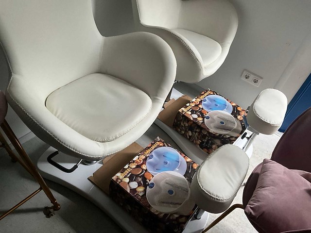 Schoonheidssalon stoel (2x) - afbeelding 6 van  9