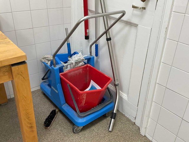 Schoonmaak artikelen - afbeelding 1 van  4