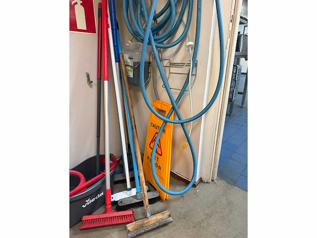 Schoonmaakartikelen (14x) - afbeelding 4 van  6