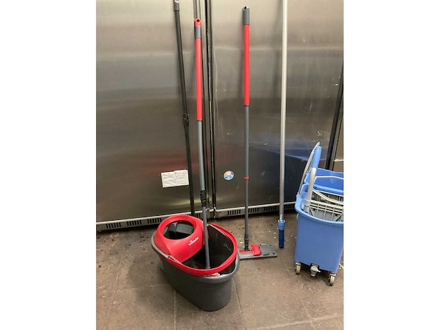Schoonmaakartikelen - afbeelding 2 van  4