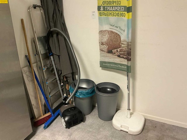 Schoonmaakbenodigdheden diverse - afbeelding 1 van  5