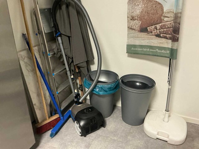 Schoonmaakbenodigdheden diverse - afbeelding 2 van  5