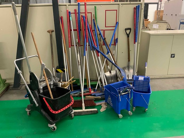 Schoonmaakgerei - afbeelding 1 van  8