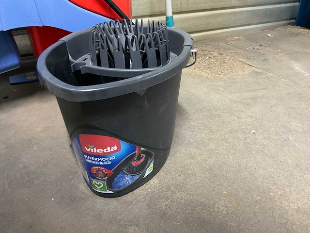 Schoonmaakkar met toebehoren - afbeelding 3 van  4