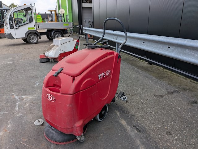 Schoonmaakmachine rcm, byte 461, bouwjaar 2011 - afbeelding 11 van  13