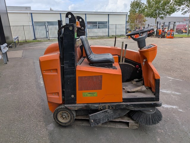 Schoonmaakmachine rcm, otto t1400 te top, bouwjaar 2005 - afbeelding 10 van  15