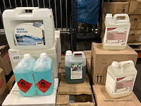 Schoonmaakmiddel en gedestilleerd water (14x) - afbeelding 1 van  8