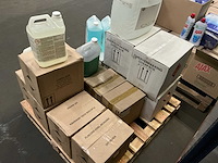 Schoonmaakmiddel en gedestilleerd water (14x) - afbeelding 7 van  8