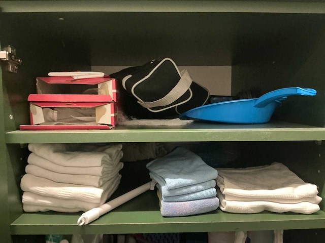 Schoonmaakmiddelen en reclame artikelen - afbeelding 3 van  6