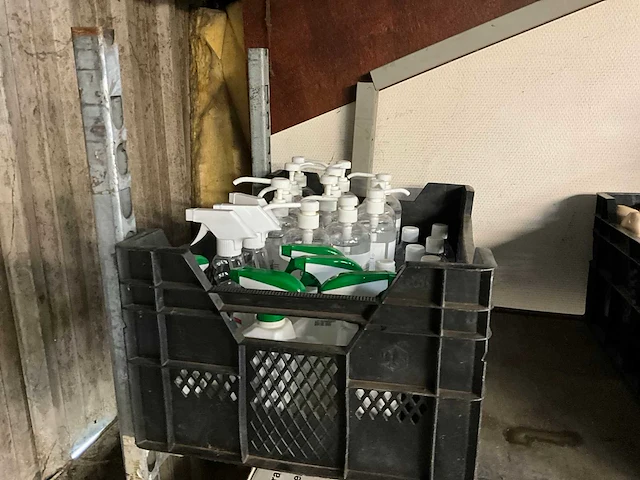 Schoonmaakmiddelen en toebehoren - afbeelding 8 van  8
