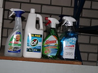 Schoonmaakmiddelen w.o. cif, mr. proper en glassex. - afbeelding 1 van  2