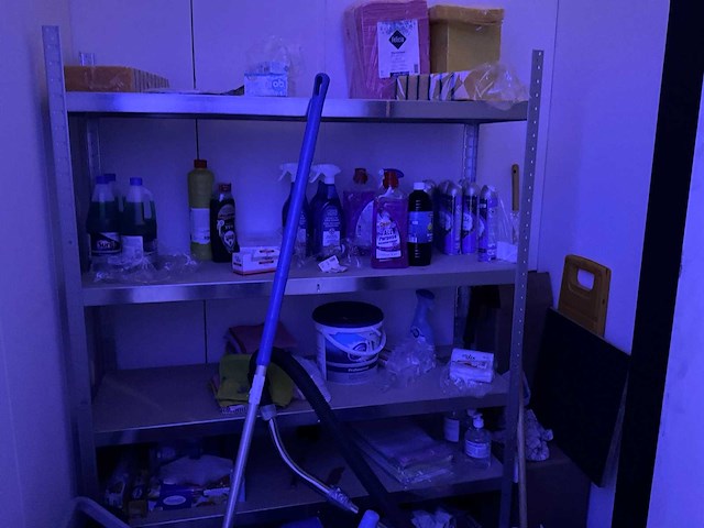 Schoonmaakmiddelen - afbeelding 1 van  9