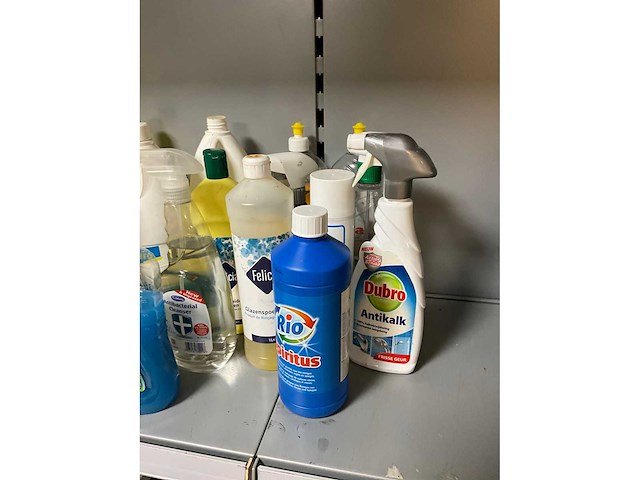 Schoonmaakmiddelen - afbeelding 4 van  4