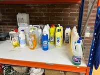 Schoonmaakmiddelen - afbeelding 2 van  7