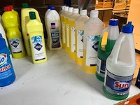 Schoonmaakmiddelen - afbeelding 3 van  7