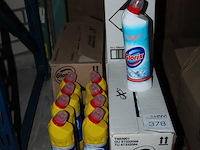 Schoonmaakprdukten op pallet w.o. glorix en spiritus. - afbeelding 2 van  3