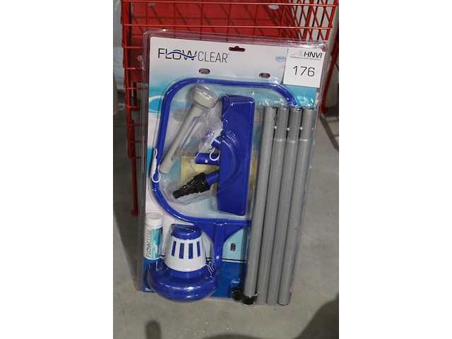Schoonmaakset bestway flow clear, bestaande uit stofzuiger, zuigkop, schepnet, drijver en waterthermometer. - afbeelding 2 van  2