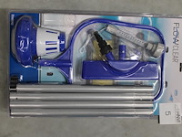 Schoonmaakset bestway flow clear, bestaande uit stofzuiger, zuigkop, schepnet, drijver en waterthermometer. - afbeelding 2 van  2