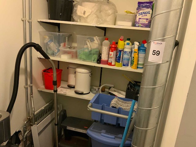 Schoonmaakwagen en -gerei - afbeelding 1 van  12