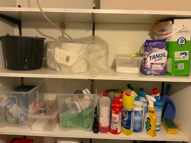 Schoonmaakwagen en -gerei - afbeelding 7 van  12