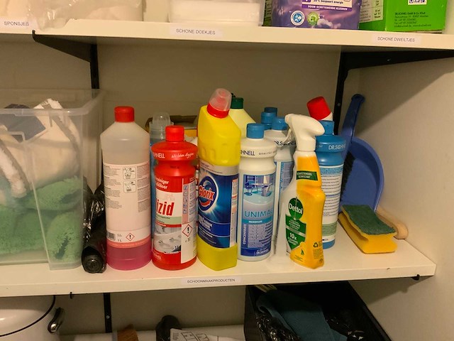 Schoonmaakwagen en -gerei - afbeelding 8 van  12